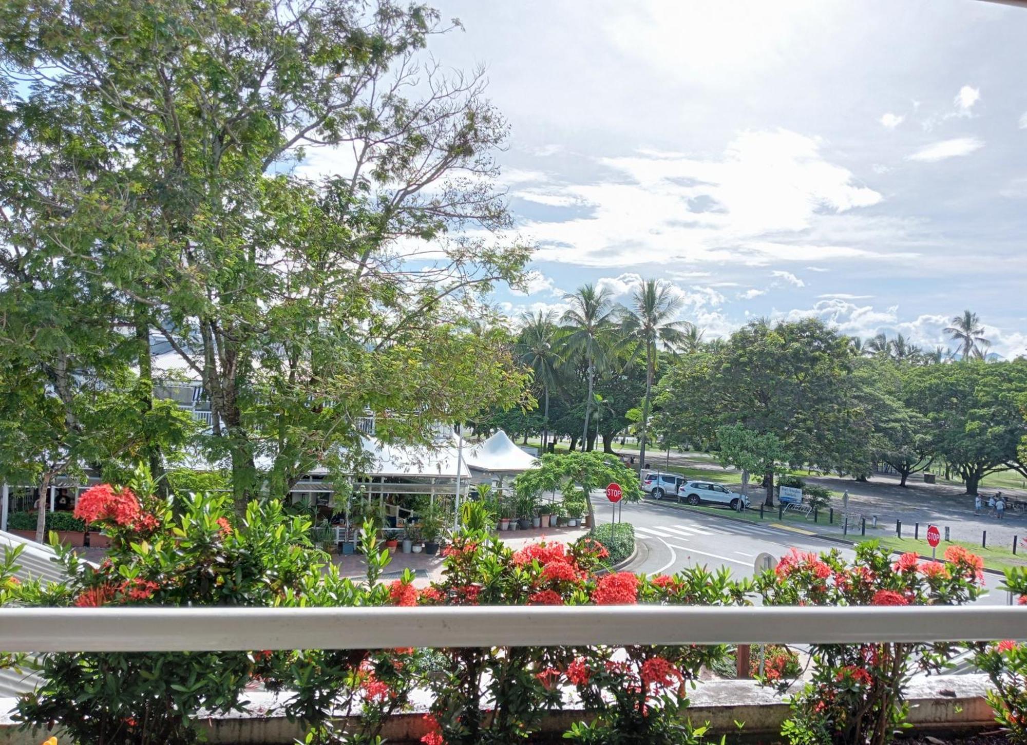 Club Tropical Resort - Official Onsite Reception & Check In Port Douglas Extérieur photo